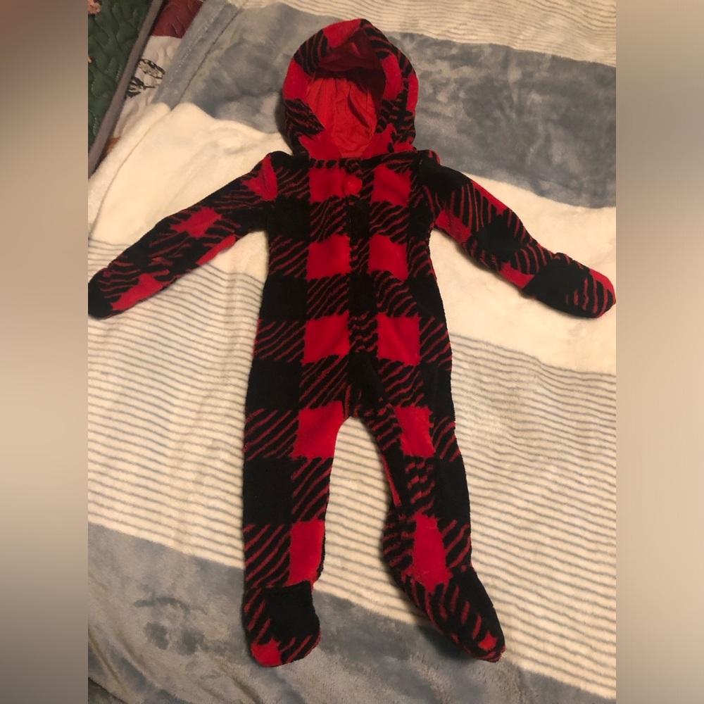 Plaid Red and Black Baby’s One Piece Sleeper 0-3 months